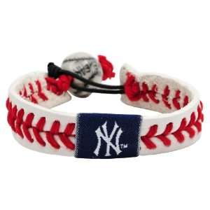  MLB New York Yankees Classic Baseball Bracelet: Sports 