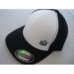   Dynamic Discs Disc Golf Hat Yupoong Flex Fit 6511W: Sports & Outdoors