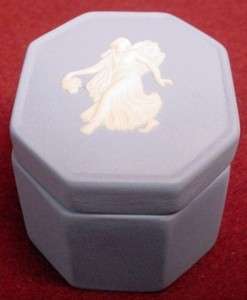 WEDGWOOD china JASPERWARE lavender PILL TRINKET BOX  