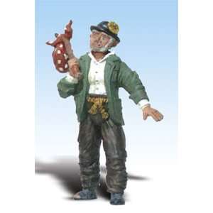  Woodland Scenics G Hobo w/Red Pouch WOOA2529: Toys & Games