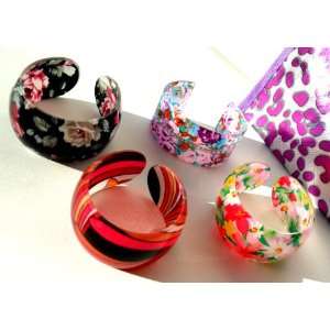 Acrylic Fashion Bangle Bracelet Gift Set of 4 Assorted Bracelets with 