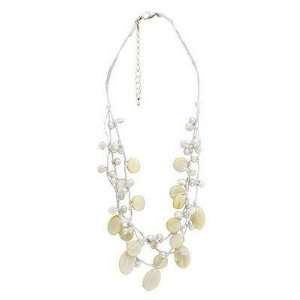   Door The Lindsey Collection PDN 76 DD Pale Yellow Necklace: Beauty