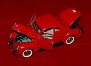   MINT DIE CAST EXACT REPLICA 124 FORD DELUXE COUPE 1940 RED  