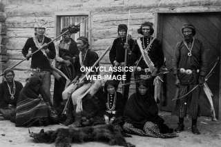 1880s NAVAJO INDIAN HUNTING PARTY SQUAW BOW BEAR PHOTO  