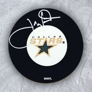  Joe Nieuwendyk Dallas Stars Autographed/Hand Signed Hockey 