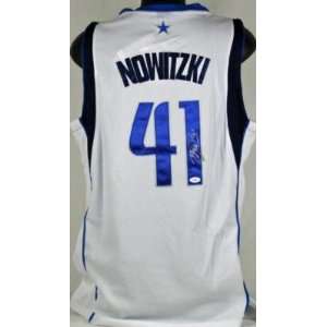  Dirk Nowitzki Autographed Jersey   Autographed NBA Jerseys 