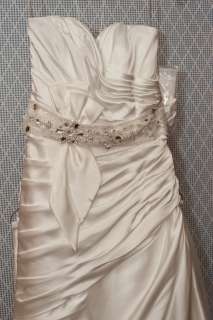 USED MAGGIE SOTTERO WEDDING GOWN SCARLET J1361 WHITE SIZE 8 CORSET 