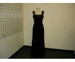 OSCAR DE LA RENTA long black velvet evening dress 6  