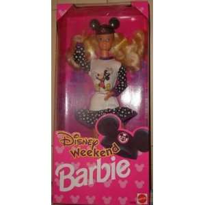  Disney Weekend Barbie with Polka Dot Outfit Toys & Games