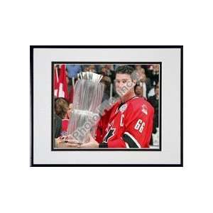  Mario Lemieux with 2004 World Cup Trophy Double Matted 8 