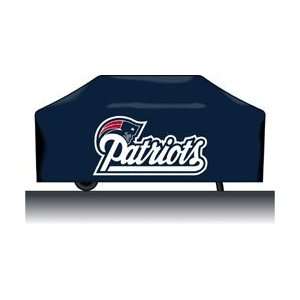    New England Patriots Barbecue Grill Cover: Patio, Lawn & Garden