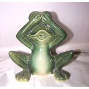Cute Frog Statue Covering His Eyes for Garden or Home Decoration