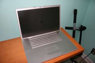 Apple MacBook Pro 17   MA092LL/A (April, 2006) 500GB NEW BATTERY 