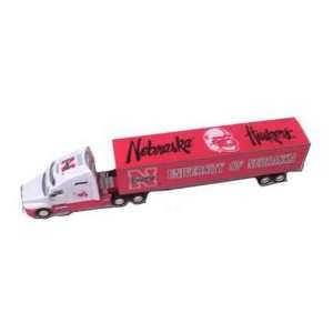   80 Scale Die Cast Tractor Trailer:  Sports & Outdoors