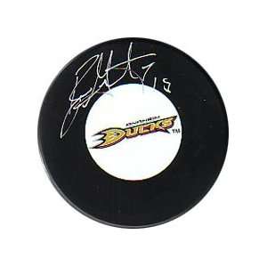 Ryan Getzlaf Autographed Puck:  Sports & Outdoors