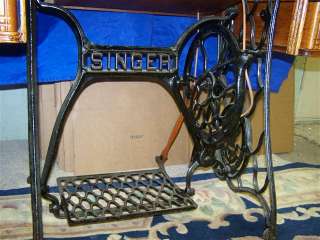   d374009 born july 21 1908 very nice looking machine comes with singer