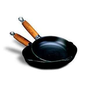 World Cuisine Red Cast Iron Frying Pan   Dia. 11 (Wood Handle) [World 