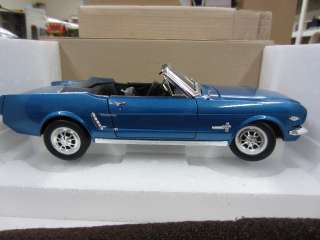   Scale 64 1/2 FORD MUSTANG CONVERTIBLE Die Cast Car 1964 blue  
