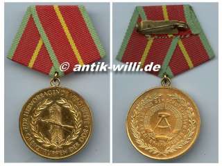 Sie bieten hier auf eine orignal alte Medaille der DDR (Deutsche 