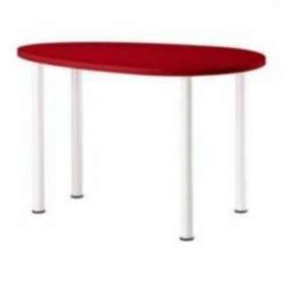 Roter ovaler Tisch VIKA MANNE von IKEA in Berlin   Pankow  Büro 