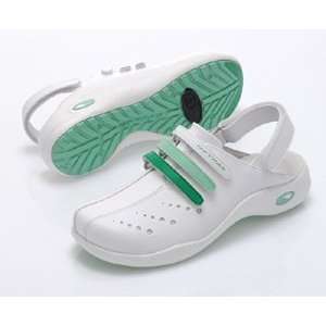  Oxypas Clara Nursing Shoe for Women, color Green, size 