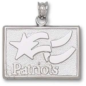 George Mason University Patriots Star Pendant (Silver)