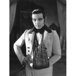 The Eagle, Rudolph Valentino, On Set with His Arm in a Sling after an 