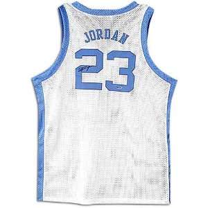   : Upper Deck Michael Jordan Autographed UNC Jersey: Sports & Outdoors